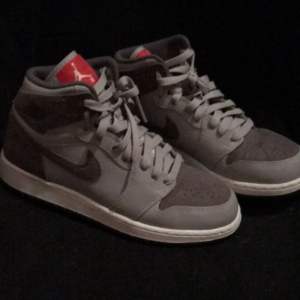 NIKE Air Jordan 1 Retro High Premium size 6Y